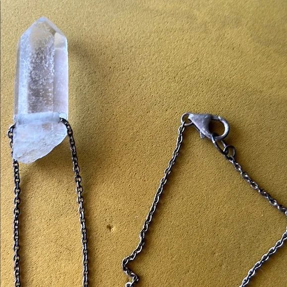 Crystal-like Pendant Necklace - Picture 3 of 10